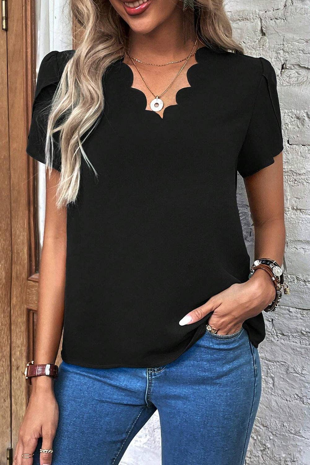 Small Scalloped V-Neck Petal Sleeve Top